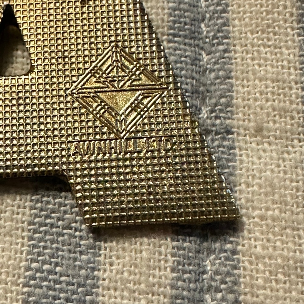 Awnhill London Souvenir Keychain Letter A Black Gold Enamel Landmarks Vintage - Picture 4 of 5